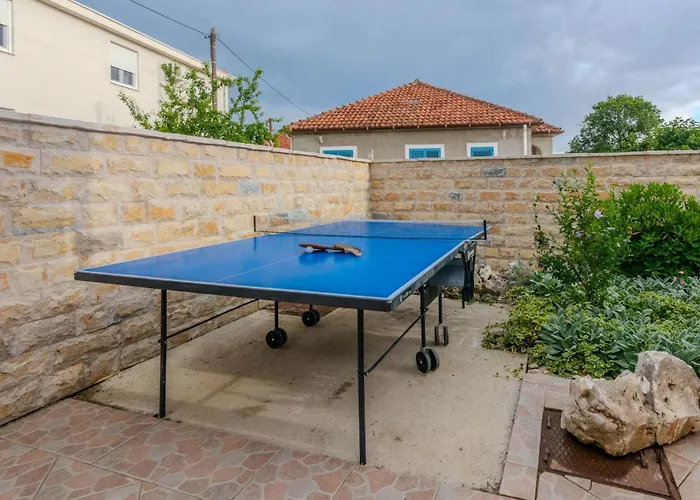 Lucic By Interhome * زاتون