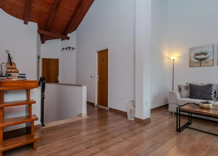 Lucic By Interhome بيت للعطل *