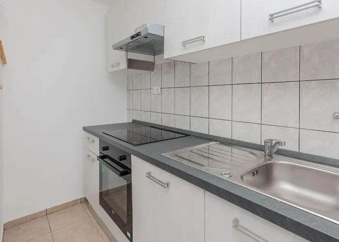 بيت للعطل Lucic By Interhome *